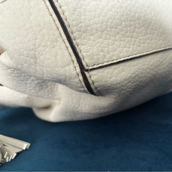 Kate Spade Berkshire Road Stevie Satchel White Pebbled Leather Tassles Boho EUC - Picture 12 of 16